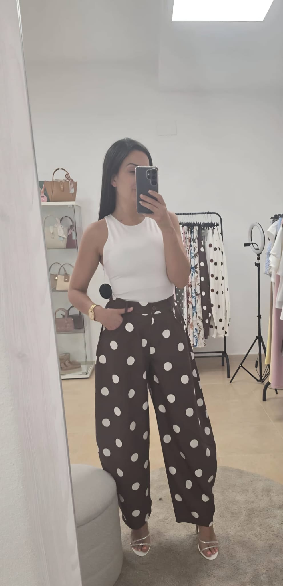 Pantalón lunares